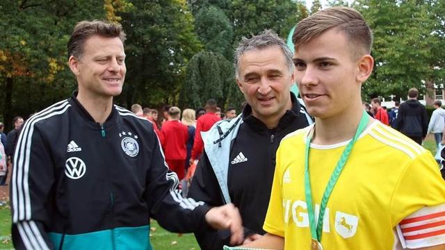 为持球者创 为持球者创