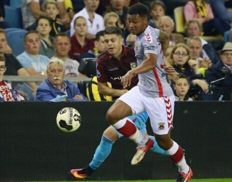 在世界足坛 在世界足坛