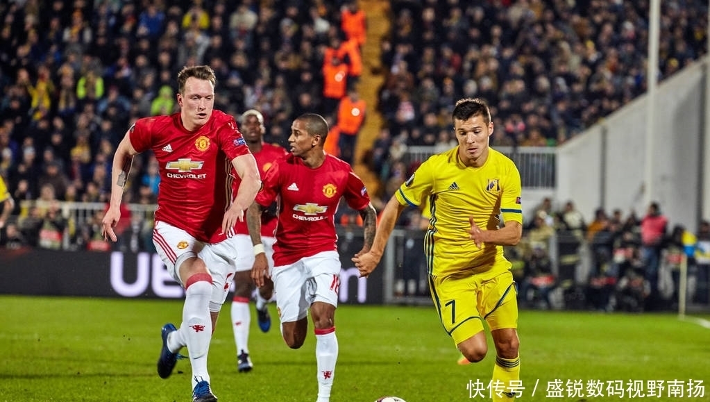 无数球迷的 无数球迷的